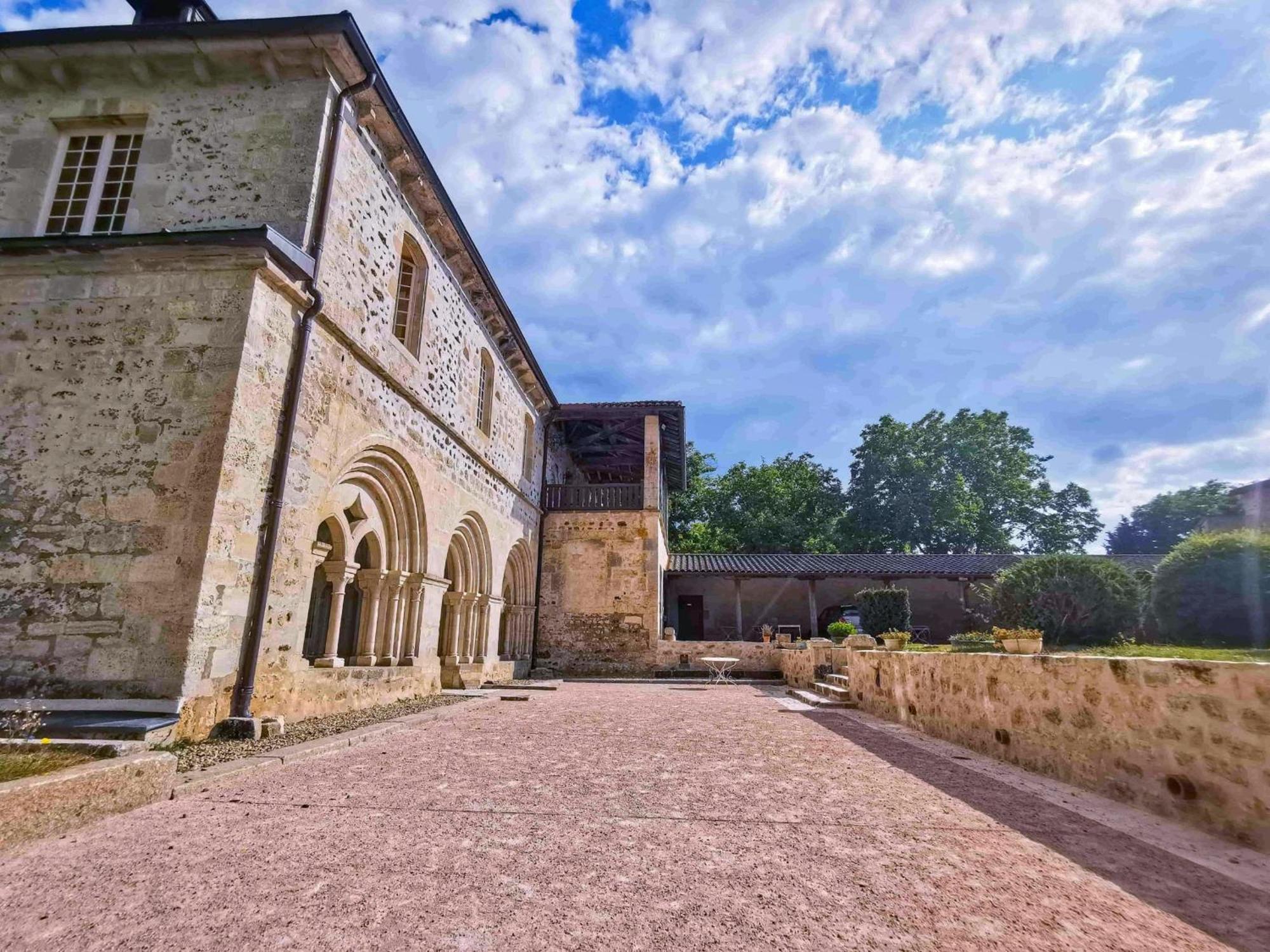 Abbaye Saint Gilbert Bed and Breakfast Buitenkant foto