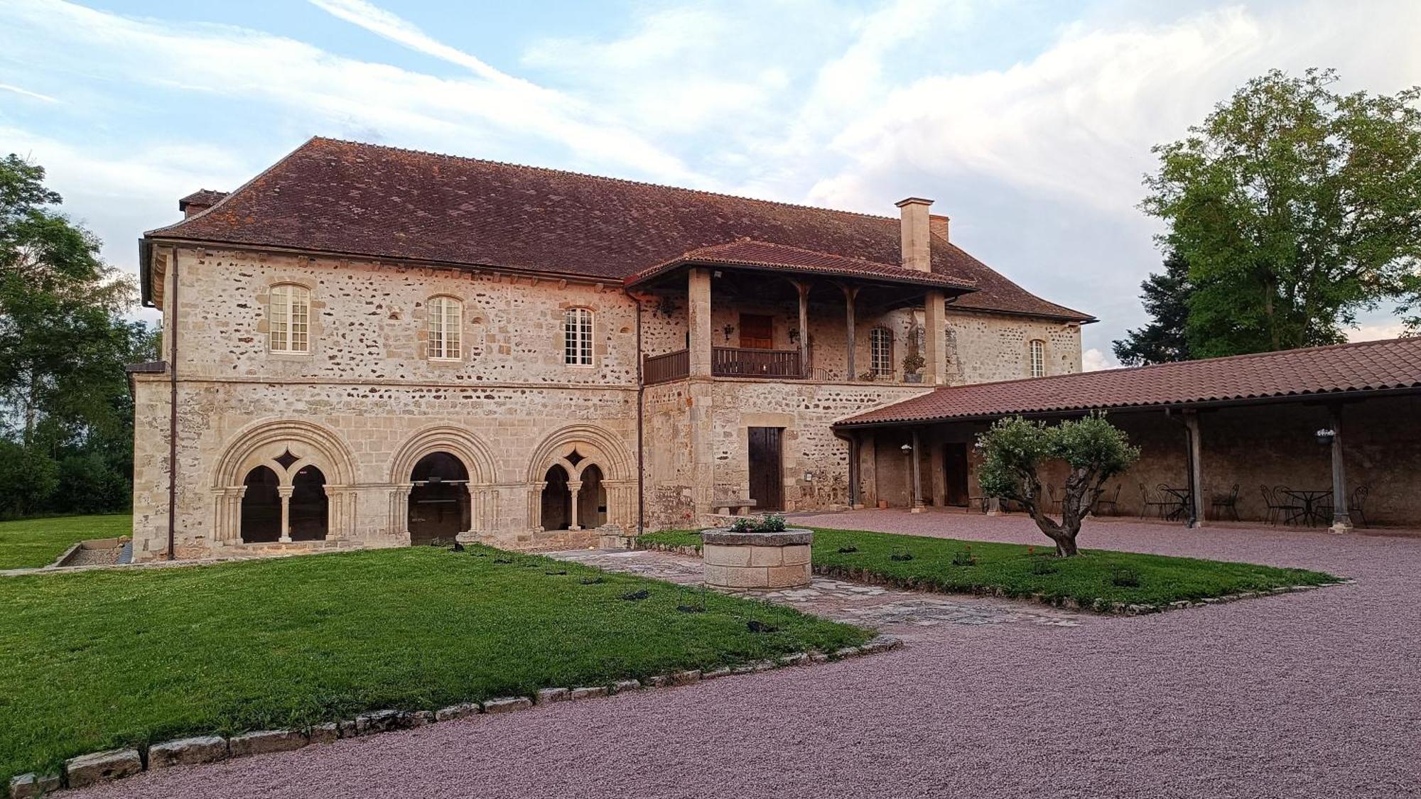 Abbaye Saint Gilbert Bed and Breakfast Buitenkant foto